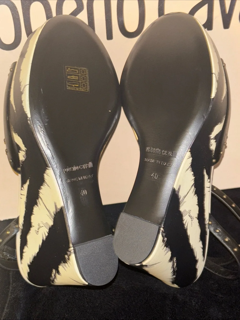 Roberto Cavalli freedom-print stud wedge NWT
